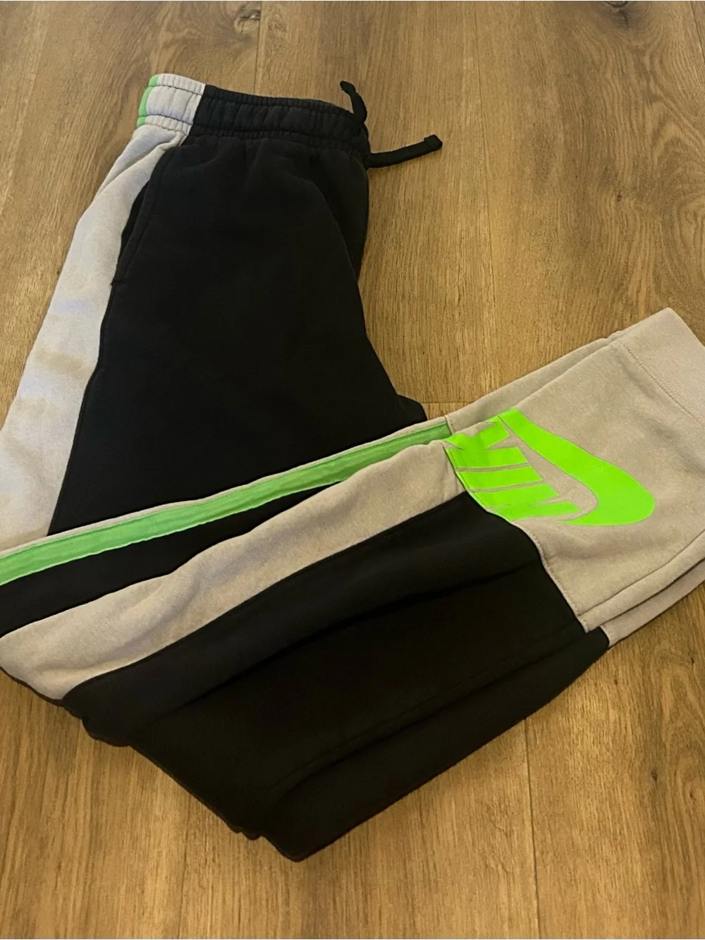 Nike Kids Black, Gray & Neon Green Colorblock Crewneck and Jogger Set
